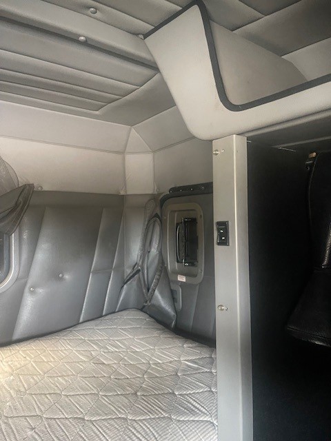 2006 PETERBILT 379 - Image 6